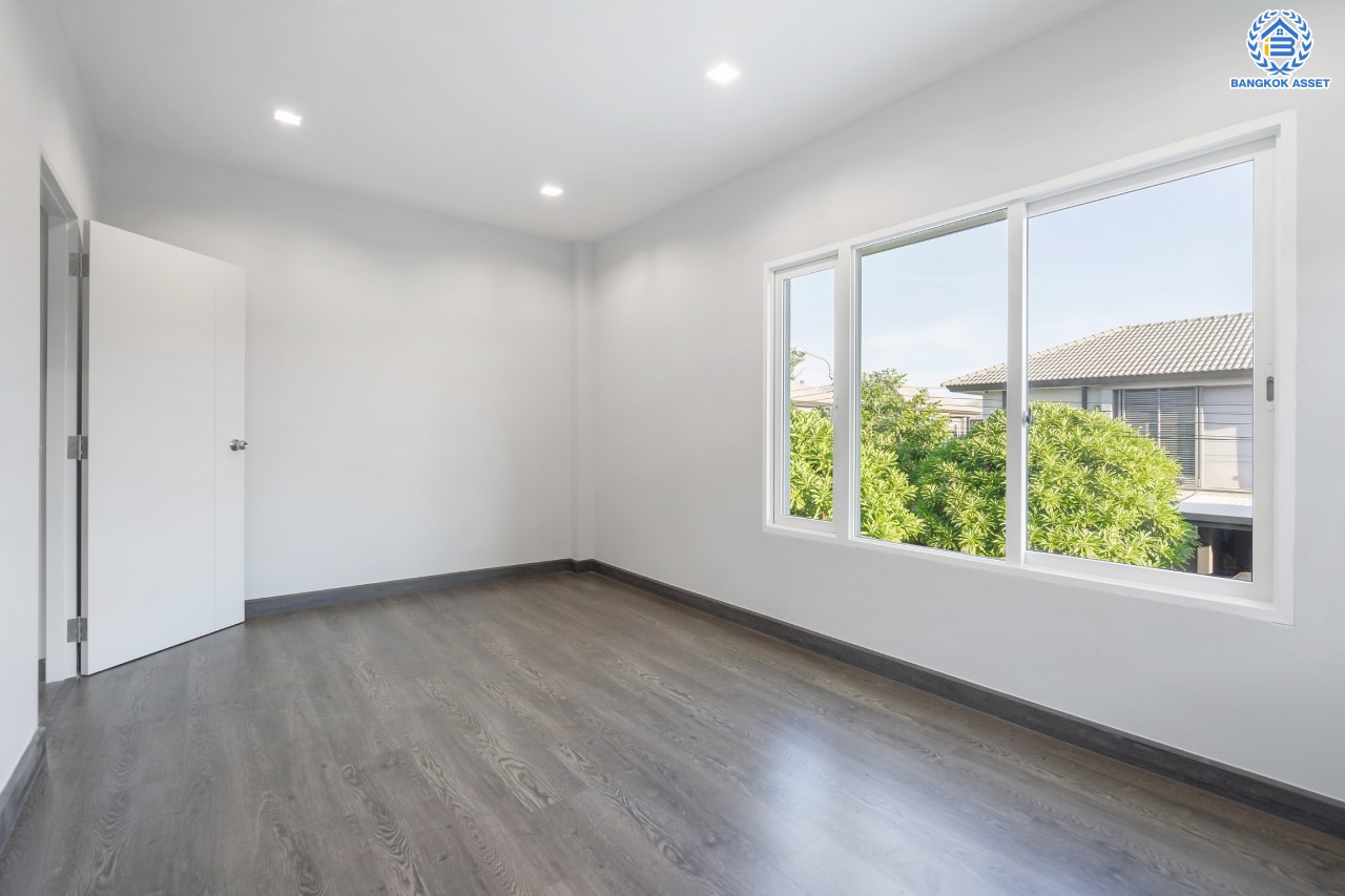 บ้านมือสองตกแต่งใหม่ แบรนด์ AP ม.เดอะซิตี้ ราชพฤกษ์ ตกแต่งหรูหราสไตล์ Modern บนเนื้อที่ 51.6 ตร.ว. ฟังก์ชันจัดเต็ม 4 ห้องนอน 3 ห้องน้ำ 2 ที่จอดรถ พร้อมรองรับครอบครัวขยาย เชื่อมต่อหลายเส้นทางทั้ง ถ.ราชพฤกษ์ ,ถ.รัตนาธิเบศร์ และถ.กาญจนาภิเษก และเพียง 5 นาทีถึงรถไฟฟ้า "สถานีบางพลู"